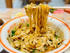 绝杀炸肉酱猪油拌粉-小满手工粉(北京来福士店)