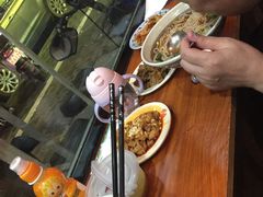 -爆炸头阿姨小四川正宗川味小吃(无任何分店)