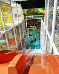 -玩塾品格乐园(宇宙太空龙旗店)