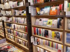 -猫的天空之城概念书店(杭州南宋御街店)