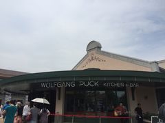 -WOLFGANG PUCK KITCHEN & BAR(迪士尼小镇店)