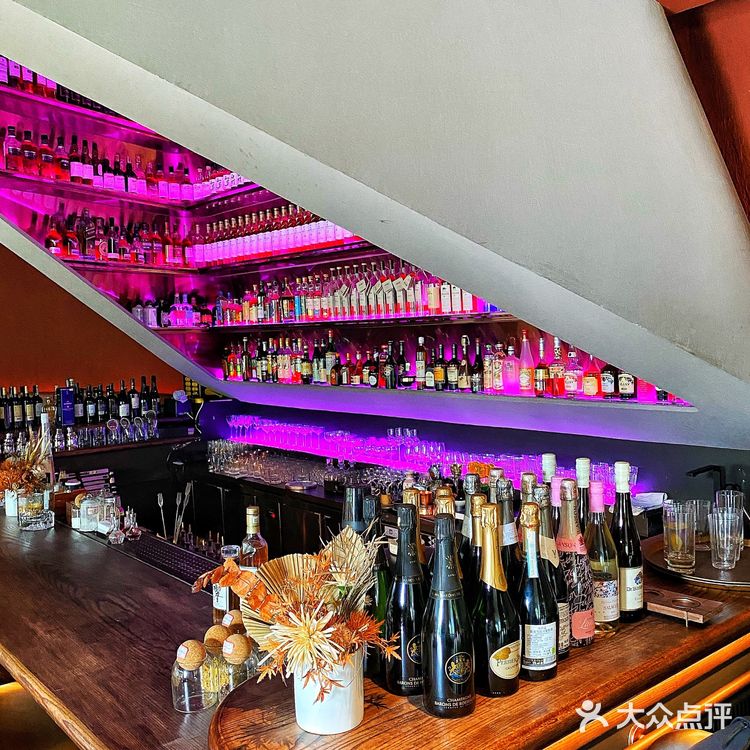 曾叫兽探店|隐藏在悠方二楼的大型Bistro