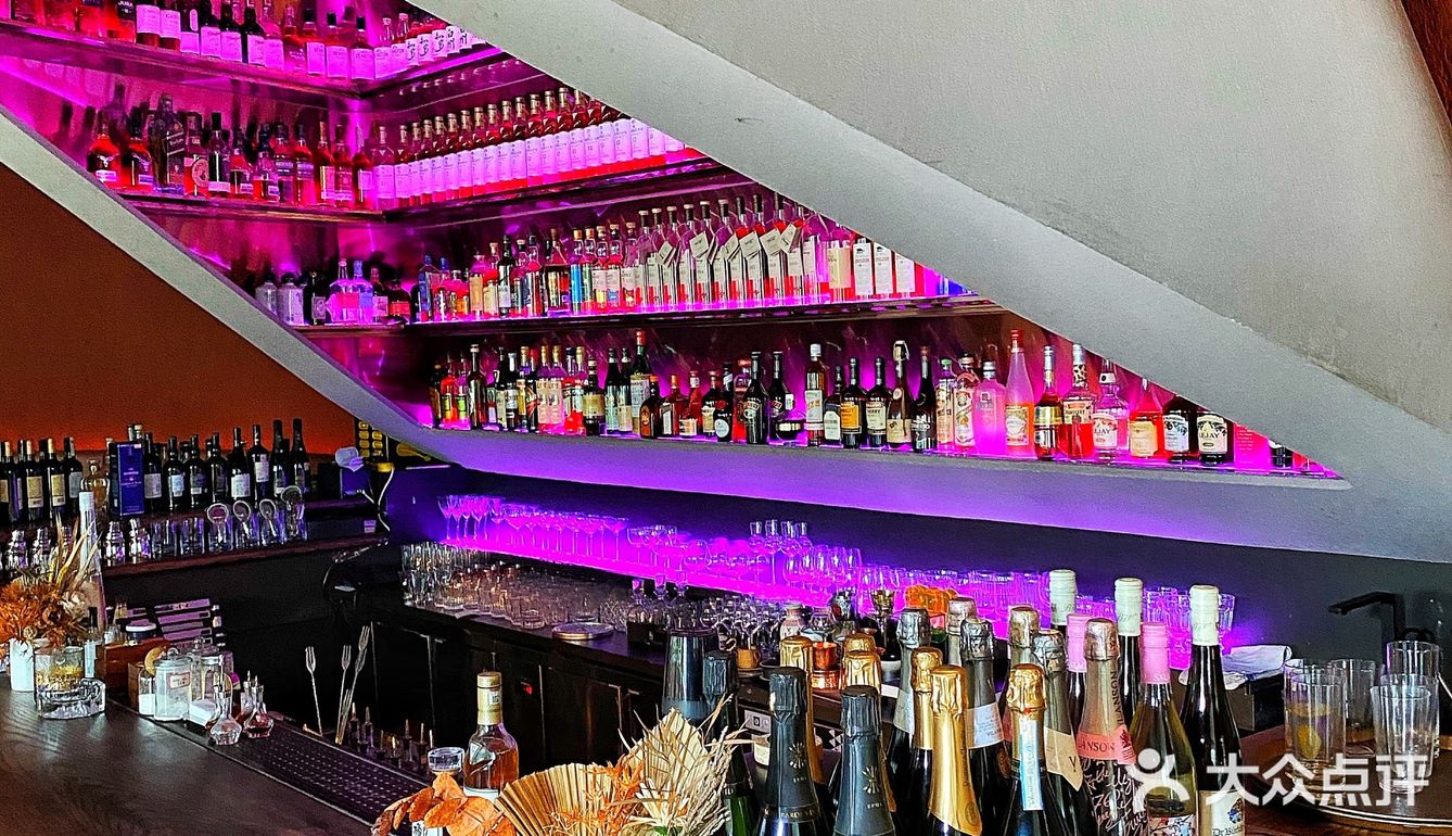 曾叫兽探店｜隐藏在悠方二楼的大型Bistro