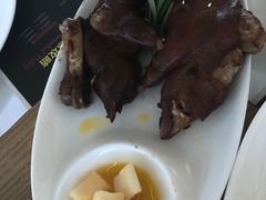 迷迭香烤猪前手-辛德勒啤酒德餐厅