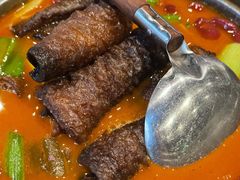 酸腌菜红豆炖黑皮子-半山腰·云南菜(侨福芳草地店)