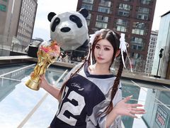 -雍容荟帝王蟹活龙虾展台自助(IFS黑金店)