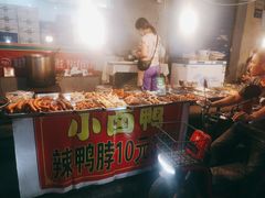 -许西美食一条街