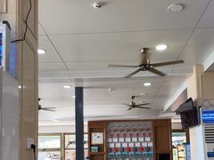 -鹏城人家海鲜酒家·23年老字号(较场尾店)