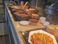 自助取餐区-大中华希尔顿酒店-念自助餐·嗨啤·小龙虾