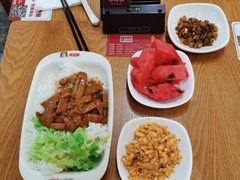 -南城香·饭香串香馄饨香(青年路店)