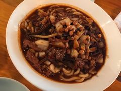 野蘑菇酸菜牛肉炒米粉-疆Jiang·新疆秘制料理