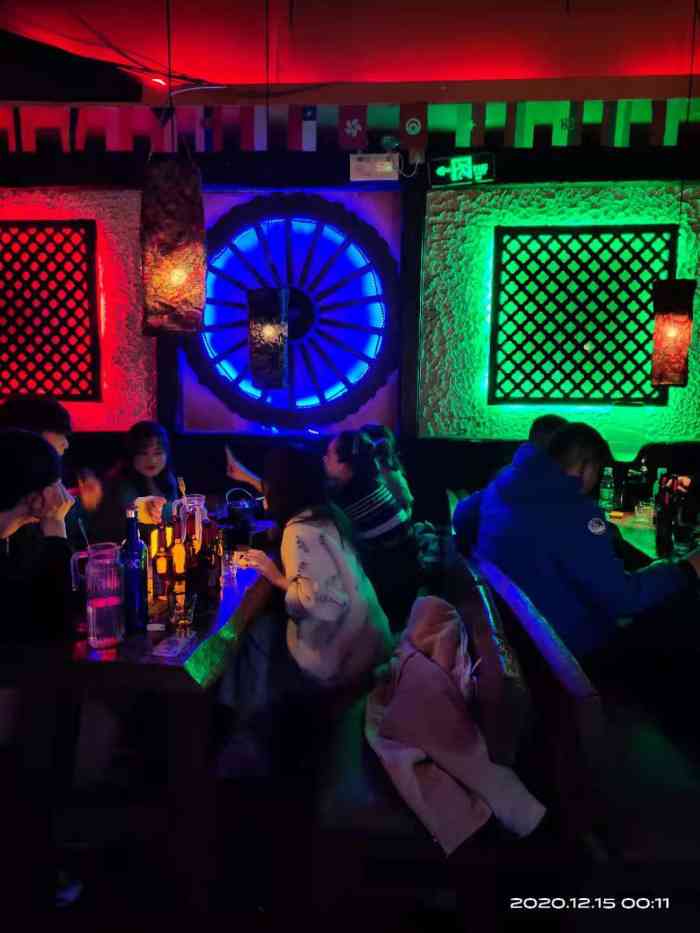 perrys·酒吧(虹口店)-"大学三年 来虹p喝了两年 虹p成为了我们.