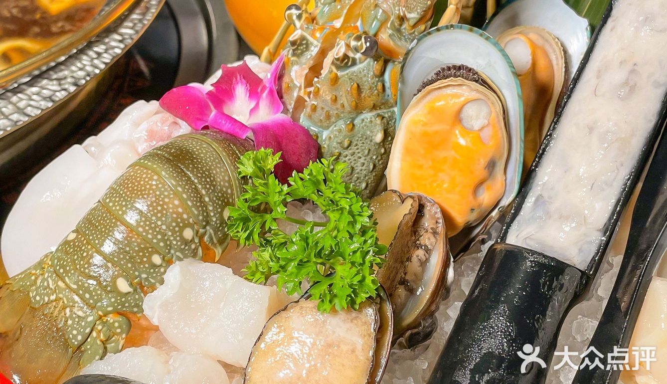约会就来吃牛牛和牛寿喜锅，超满足✅