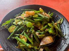 -大树下海鲜饭店