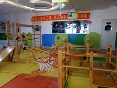 -兜莱·亲亲袋鼠国际早教