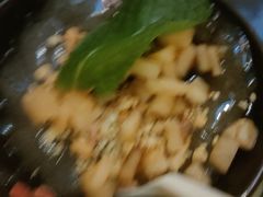 -何师烧烤·香辣蟹·川菜·30年老品牌(太古里旗舰店)
