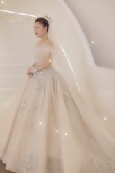 -艾米丽婚纱礼服