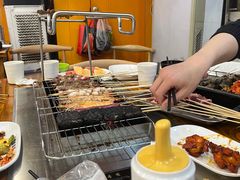 -哈尔滨小酒馆·鲜肉现穿自助烧烤(康新花园店)