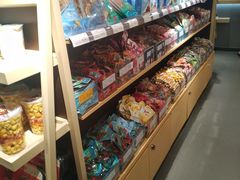 -良品铺子(白云新世界店)