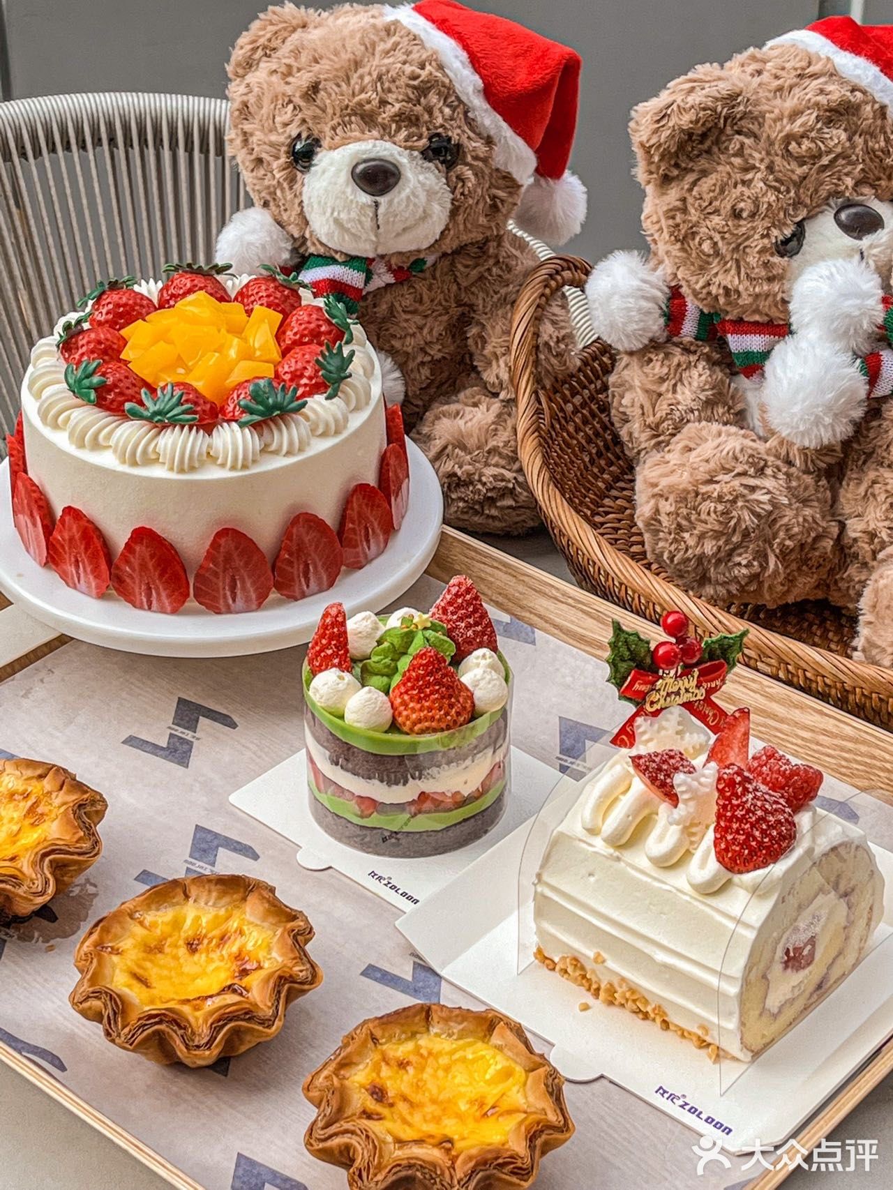 这家面包店！！！满满一墙圣诞🎄蛋糕🍰！