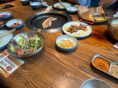 -明洞阿姨·韩式酱蟹烤肉·创意料理(三元桥店)