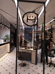 -HAIR CORNER