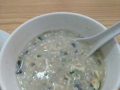 皮蛋粥-三身人金新肠粉(丹霞店)