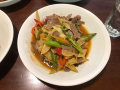 酸木瓜炒牛肉-紫滇源云南生态菜(丹凤街店)