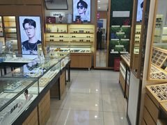 -光明眼镜·蔡司授权(徐泾店)