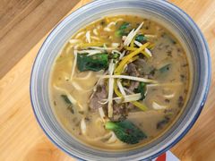 精选酸菜牛腱子面-陈八两面家(华孚写字楼店)