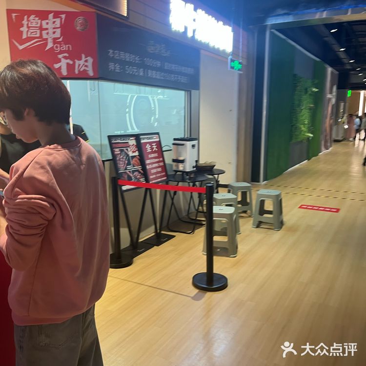 套餐一个人完全吃不完，还是一如既往的好吃，色香味俱全