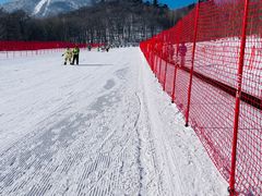 -亚布力新体委滑雪场