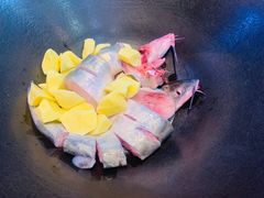 -老刘生态大鱼坊铁锅炖鱼(赛马场店)