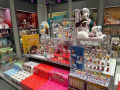-泡泡玛特POPMART (北京超极合生汇店)