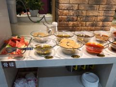 自助调料区-健晟星期天火锅(红岗店)