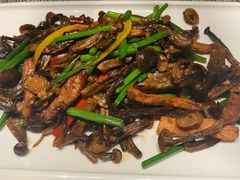 鹿茸菌烧猪颈肉-巧庆楼·茶膳