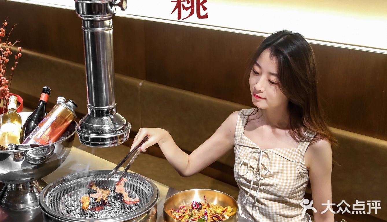 北京美食｜居然用小核桃做炭火烤肉，还不赶紧来盘它！