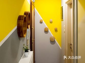 租借给过往游客。因为室内面积较小