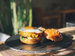 -HIGH FIVE哈福手工汉堡(桂林路店)