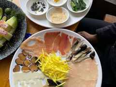 -桥香园过桥米线(国贸店)