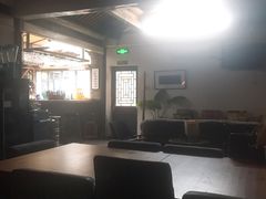 -脚下咖啡·CHILL酒馆(灵光东巷店)