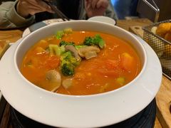 西红柿口蘑煮西兰花-壹零捌道·北京烤鸭(车公庄店)