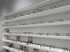 -美式眼镜·授权蔡司.依视路.尼康.豪雅.明月(南翔印象城店)