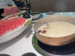 -洪氏嗨捞·广东猪肚鸡·椰子鸡火锅(西咸万象城店)