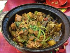 相当火爆哦-重庆鸡公煲(三八山珍美食城店中店)