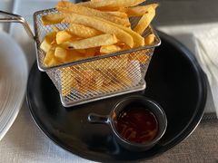 炸香肠配薯条-安妮意大利餐厅(日坛店)