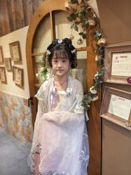 -一揽芳华汉服旗袍体验馆(拙政园店)