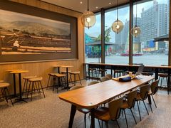 靠窗位-星巴克(成都泛悦城市广场店)