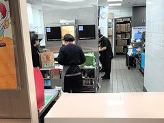 -麦当劳(百联西郊购物中心店)
