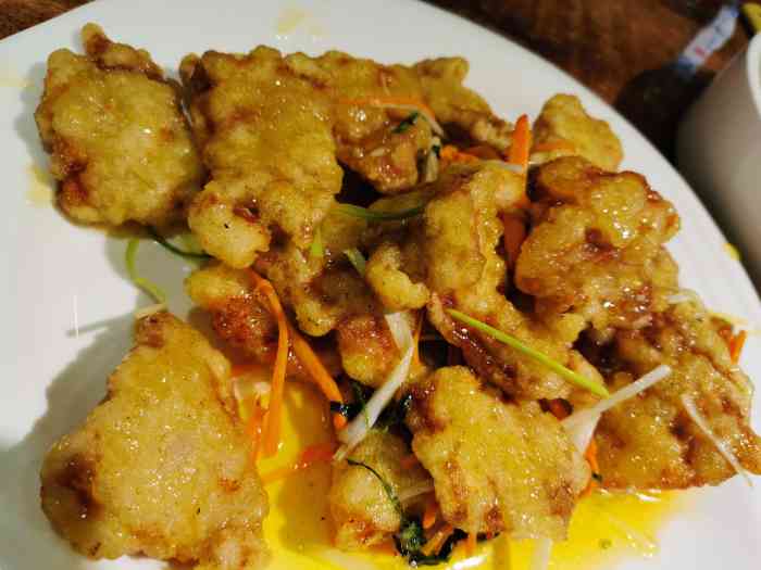 在哈西万达广场公寓后身胡同里,出去玩,想吃私房菜,最后找到了这家做